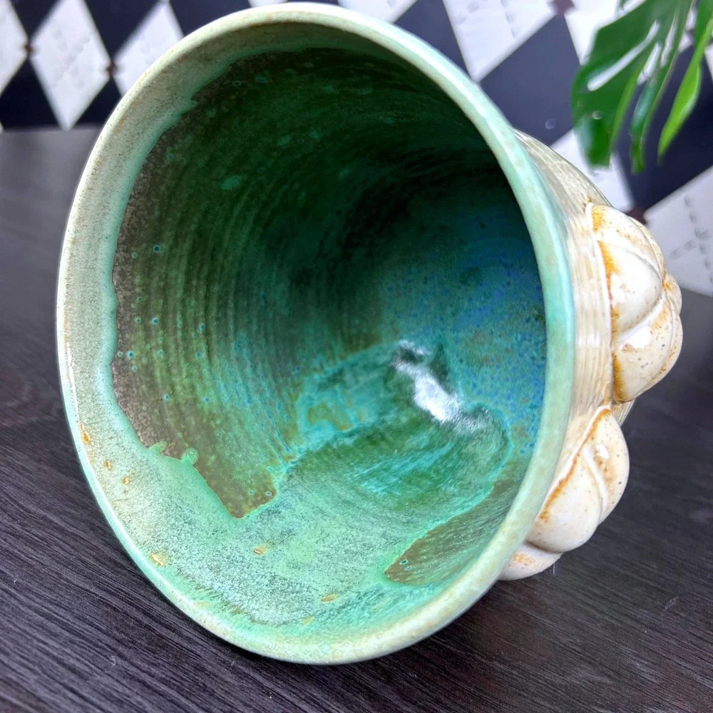 Studio‎ Pottery Raised Floral Medallion Speckled Glaze Cream and Green Stoneware